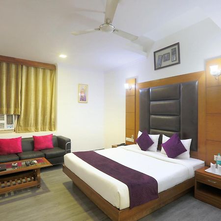 Hotel Castle Blue New Delhi Near Igi Airport Buitenkant foto