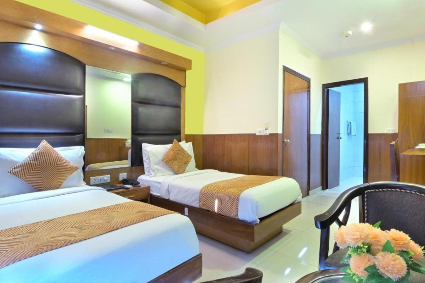 Hotel Castle Blue New Delhi Near Igi Airport Buitenkant foto