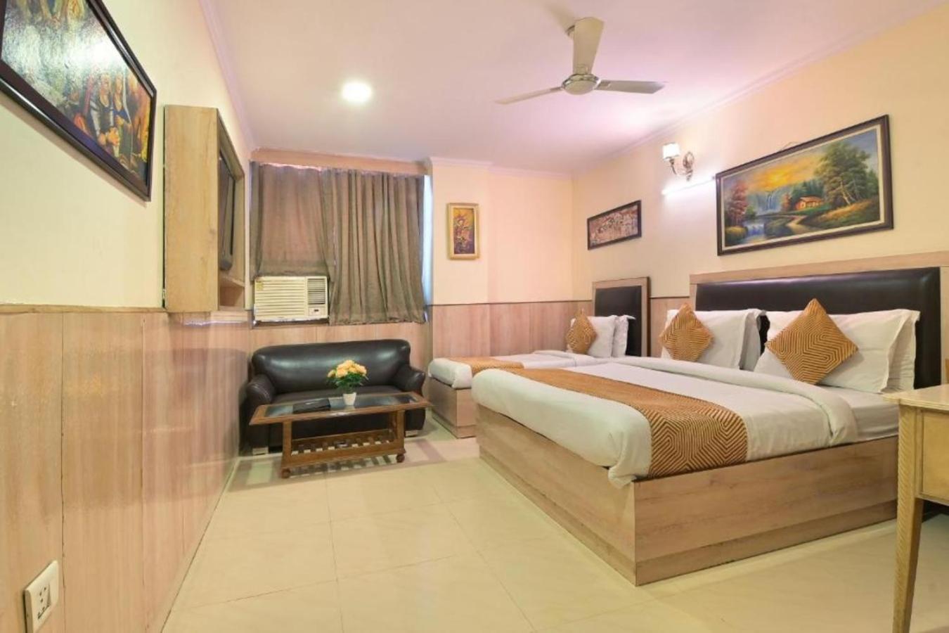Hotel Castle Blue New Delhi Near Igi Airport Buitenkant foto