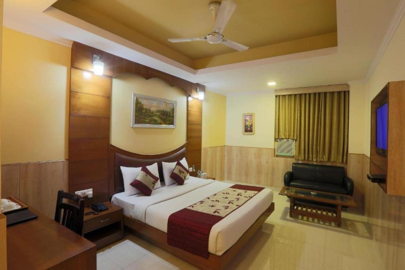 Hotel Castle Blue New Delhi Near Igi Airport Buitenkant foto