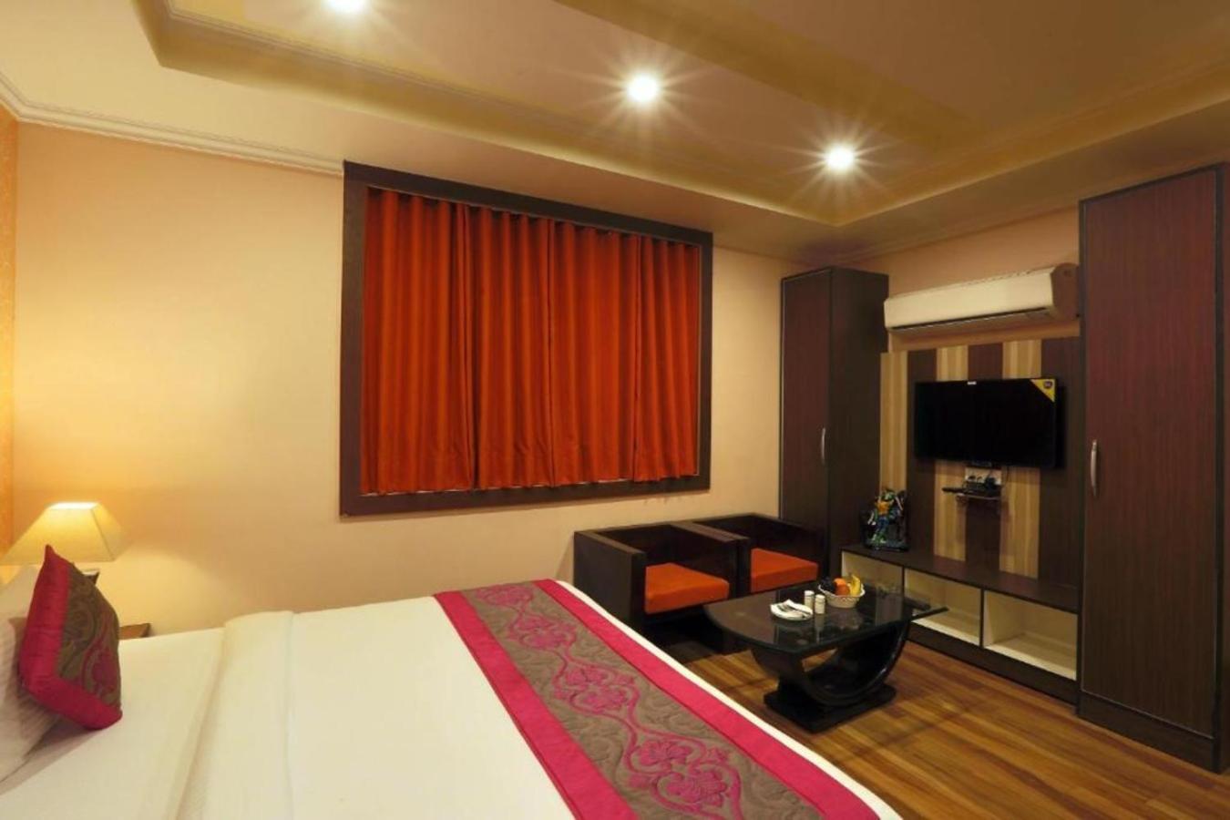 Hotel Castle Blue New Delhi Near Igi Airport Buitenkant foto