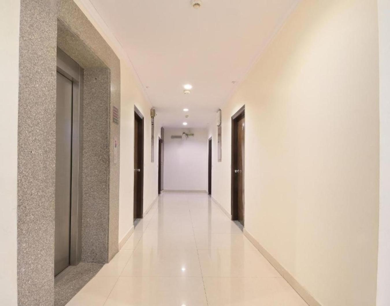 Hotel Castle Blue New Delhi Near Igi Airport Buitenkant foto