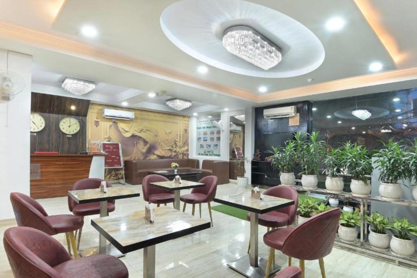 Hotel Castle Blue New Delhi Near Igi Airport Buitenkant foto