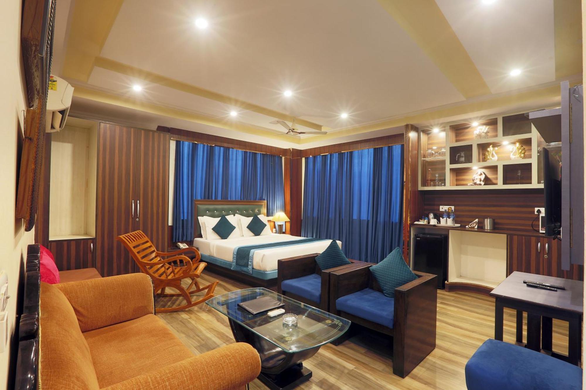 Hotel Castle Blue New Delhi Near Igi Airport Buitenkant foto