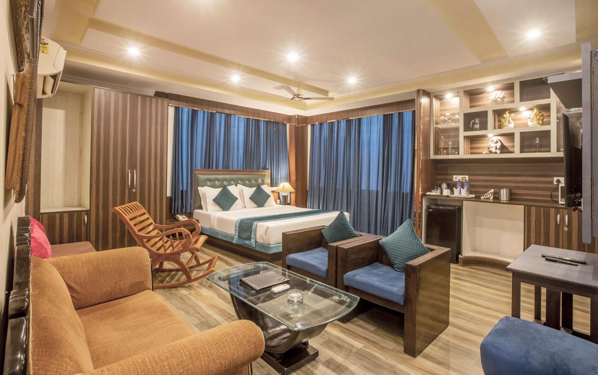Hotel Castle Blue New Delhi Near Igi Airport Buitenkant foto