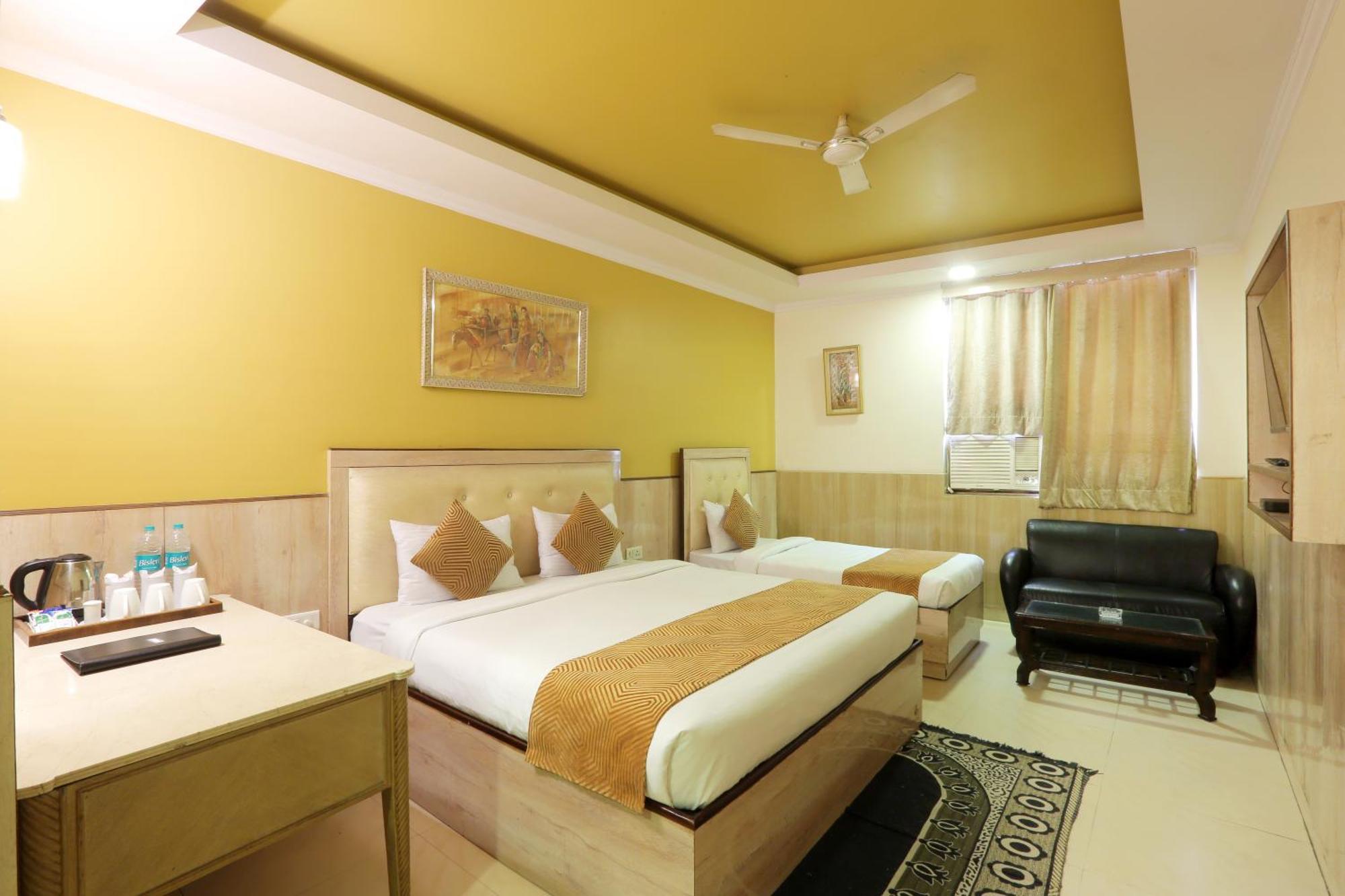 Hotel Castle Blue New Delhi Near Igi Airport Buitenkant foto