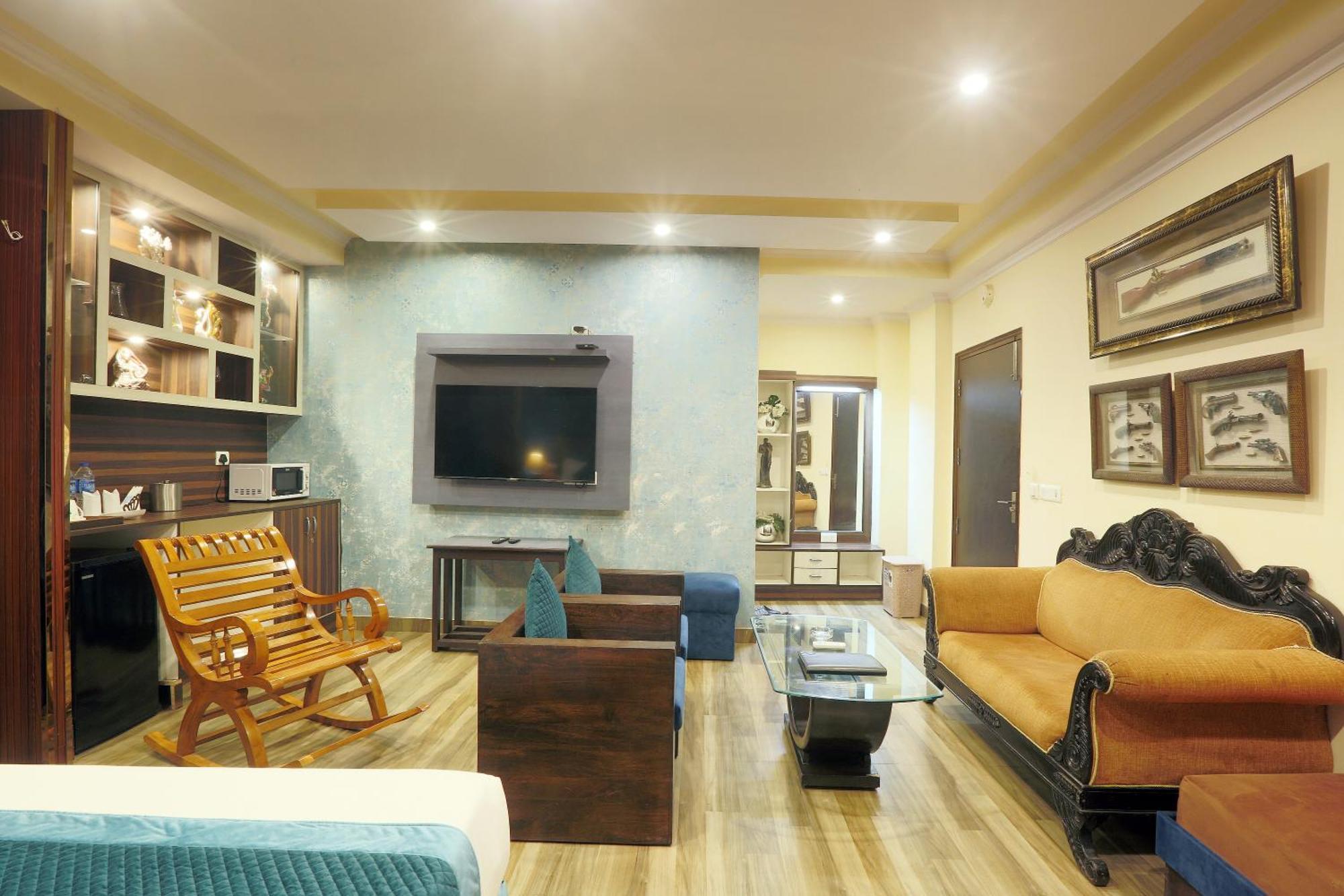 Hotel Castle Blue New Delhi Near Igi Airport Buitenkant foto