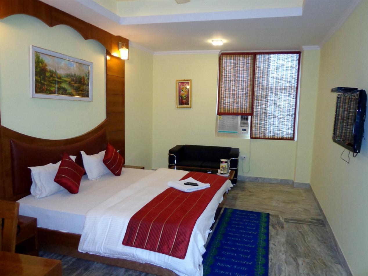 Hotel Castle Blue New Delhi Near Igi Airport Buitenkant foto
