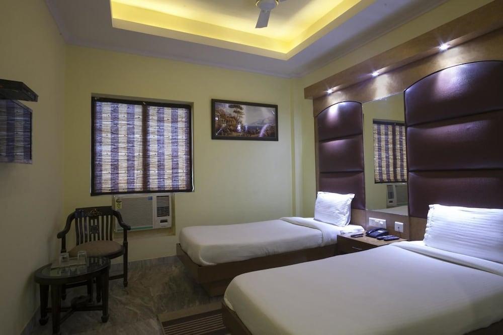 Hotel Castle Blue New Delhi Near Igi Airport Buitenkant foto