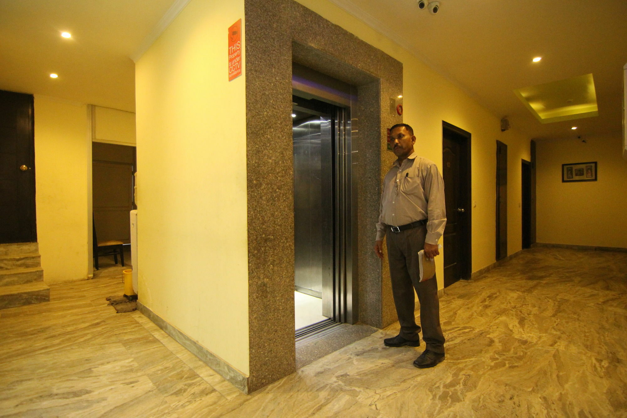 Hotel Castle Blue New Delhi Near Igi Airport Buitenkant foto